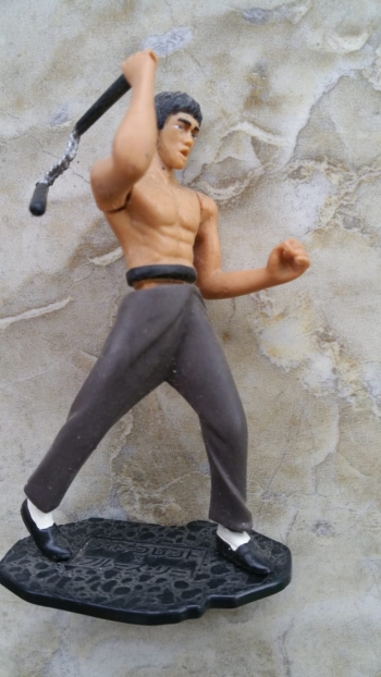 Mini Figure Bruce Lee Mainan Koleksi Jadul- Gresik dan Surabaya